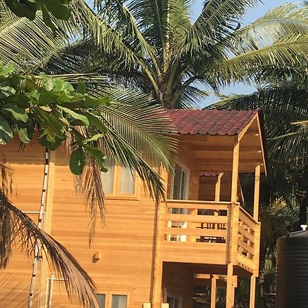 Tiara Fiesta Beach Cottages Morjim Buitenkant foto